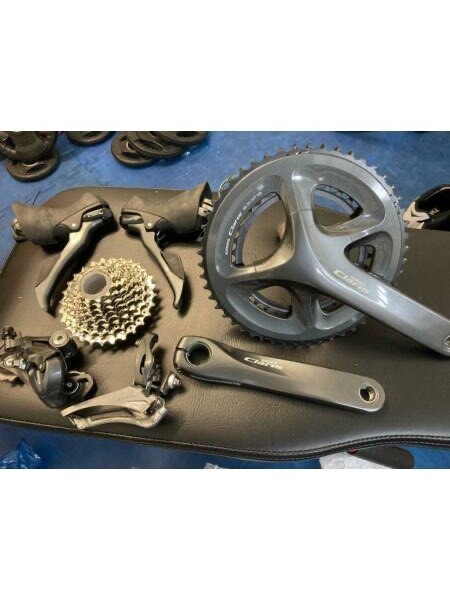 groupset claris r2000